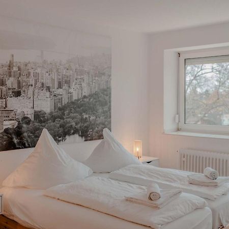 Apartment Mit Kueche, Arbeitsplatz Und Xxl Sofa Neuss Exteriör bild